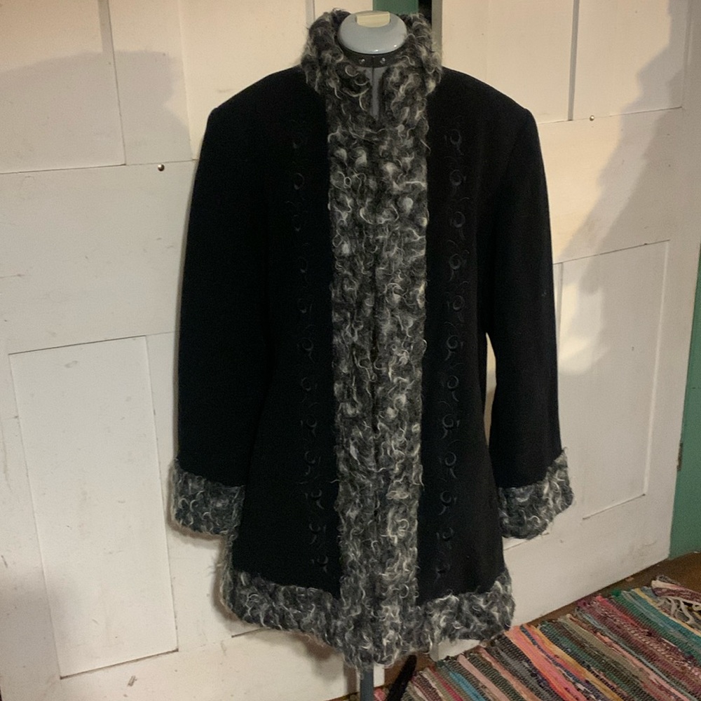 Vintge 80s-90s Anne Klein Faux-Fur-Trimmed Coat Embroidered Front Y2K Excel Cond